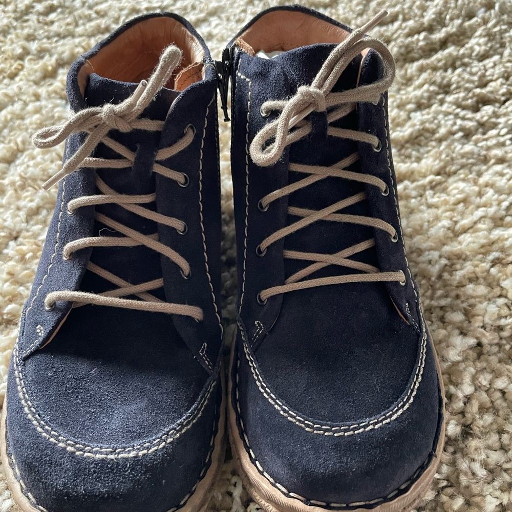 Women's Joseph Seibel Navy Suede Lace-Up Shoes.  New, never worn